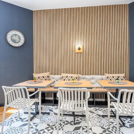 Familiale 3 Personnes - N°9 3* شانتونيه